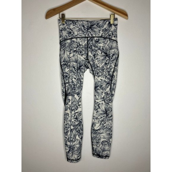 Lululemon Pants - Lululemon Women's Size 6 Train Times 7/8 Pant Floral Leggings